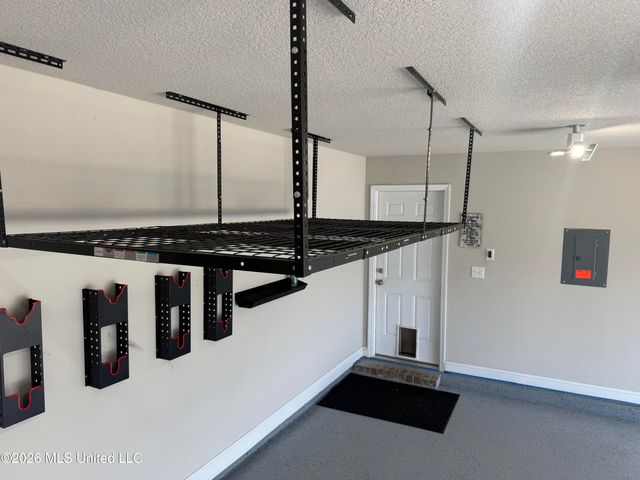 62 Saltmeadow Circle, Ocean Springs, MS 39564