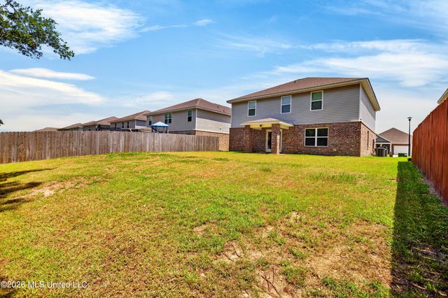 62 Saltmeadow Circle, Ocean Springs, MS 39564