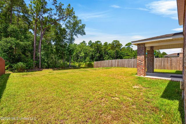 62 Saltmeadow Circle, Ocean Springs, MS 39564