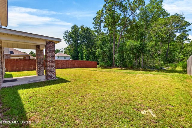 62 Saltmeadow Circle, Ocean Springs, MS 39564