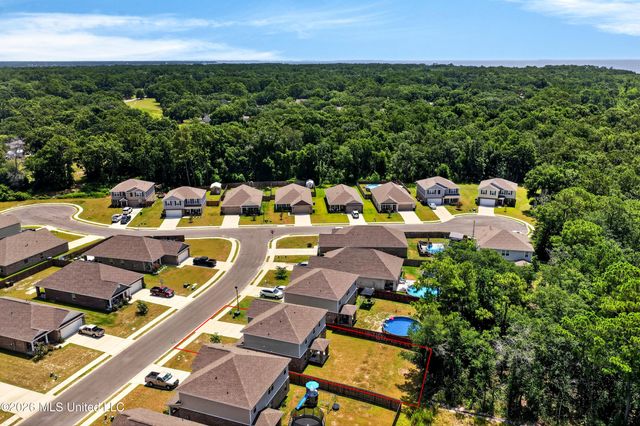 62 Saltmeadow Circle, Ocean Springs, MS 39564