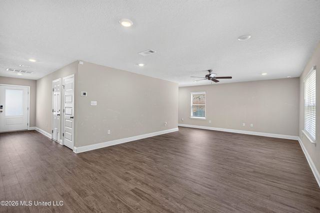 62 Saltmeadow Circle, Ocean Springs, MS 39564