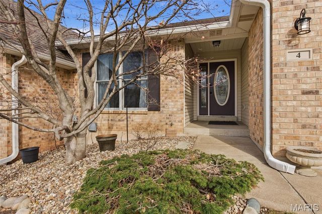 4 McKinley Pointe Court, St Charles, MO 63301