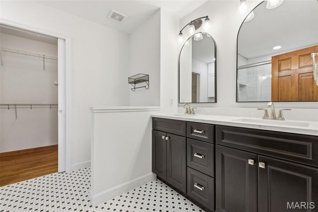 4 McKinley Pointe Court, St Charles, MO 63301