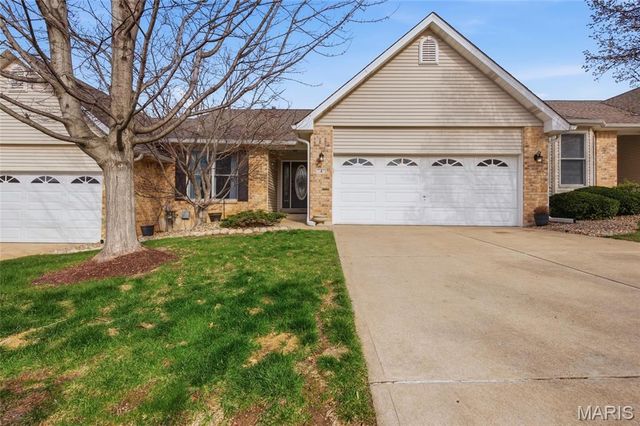 4 McKinley Pointe Court, St Charles, MO 63301