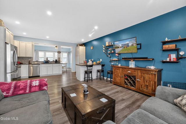 15 Castle Drive, Stillwater, NY 12170