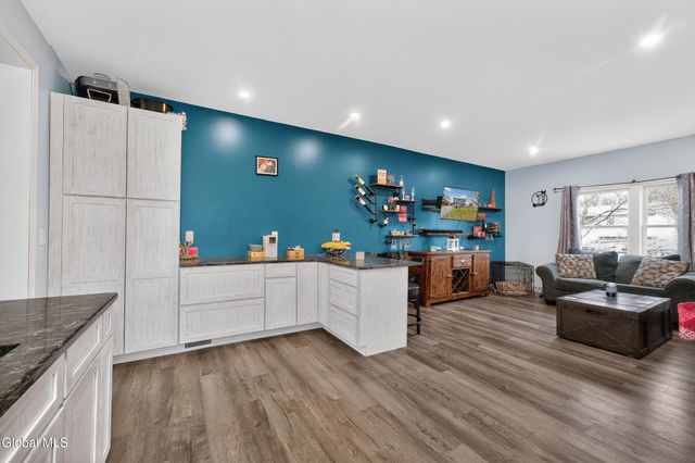 15 Castle Drive, Stillwater, NY 12170