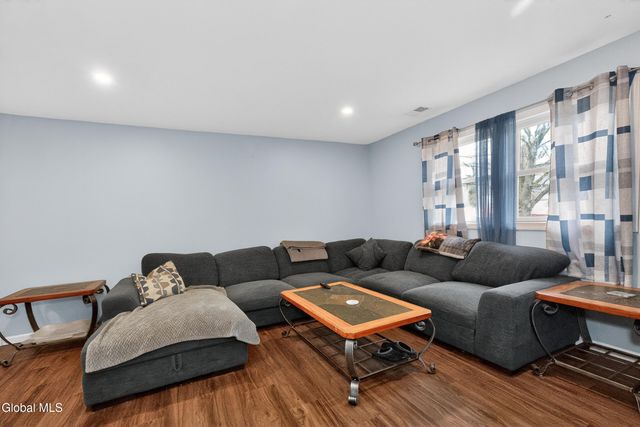 15 Castle Drive, Stillwater, NY 12170