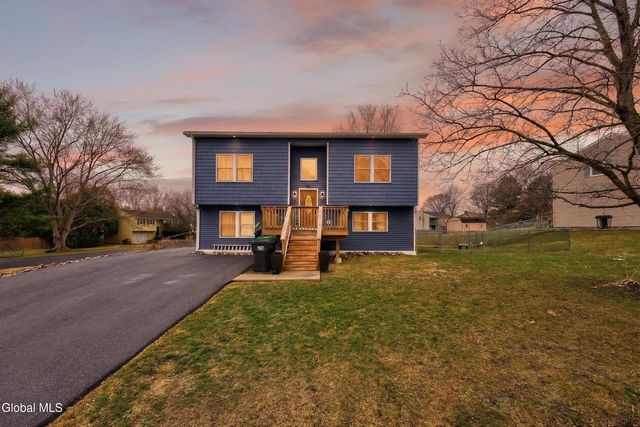 15 Castle Drive, Stillwater, NY 12170