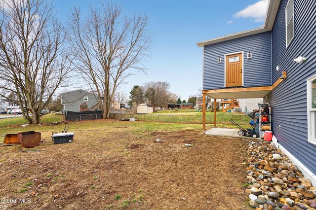 15 Castle Drive, Stillwater, NY 12170