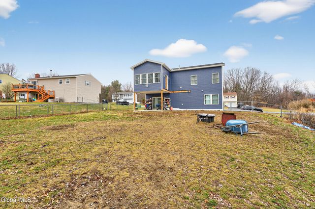 15 Castle Drive, Stillwater, NY 12170