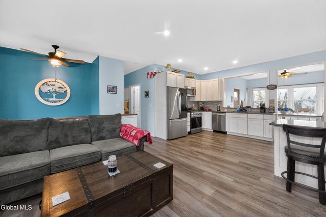 15 Castle Drive, Stillwater, NY 12170