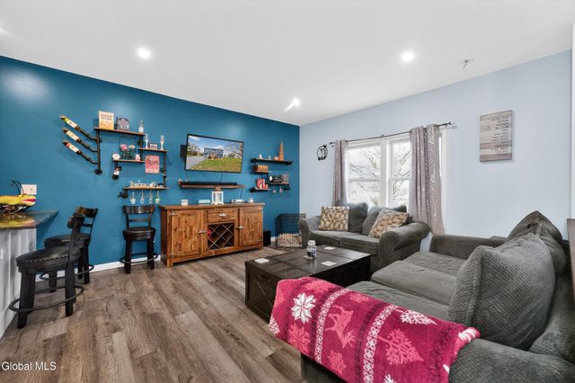 15 Castle Drive, Stillwater, NY 12170