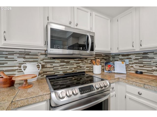 14632 Sw GRAYLING Ln, Beaverton, OR 97007