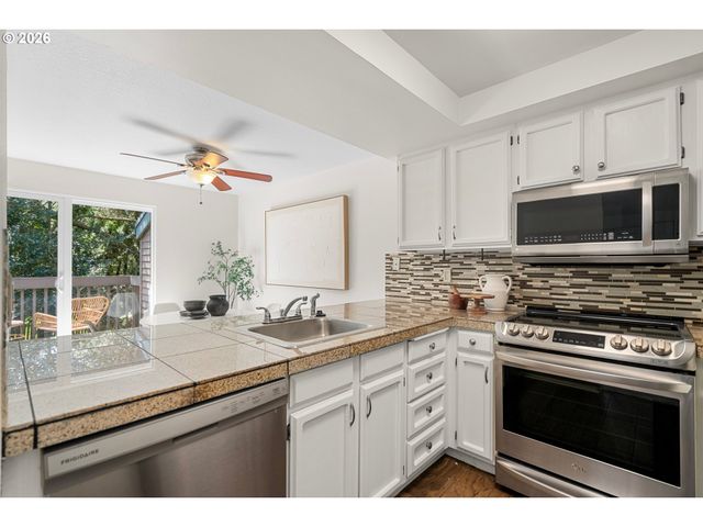 14632 Sw GRAYLING Ln, Beaverton, OR 97007