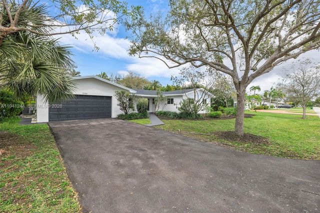 10361 SW 119th St, Miami, FL 33176