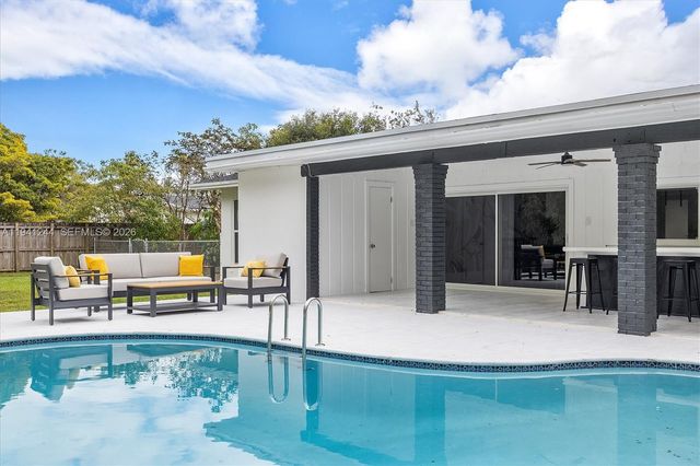 10361 SW 119th St, Miami, FL 33176