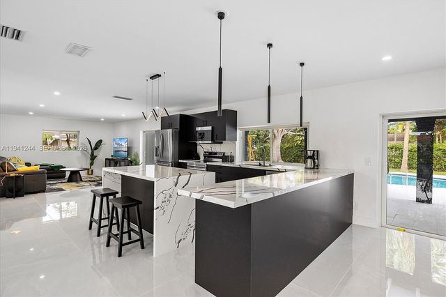 10361 SW 119th St, Miami, FL 33176