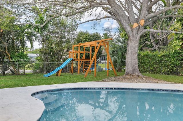 10361 SW 119th St, Miami, FL 33176