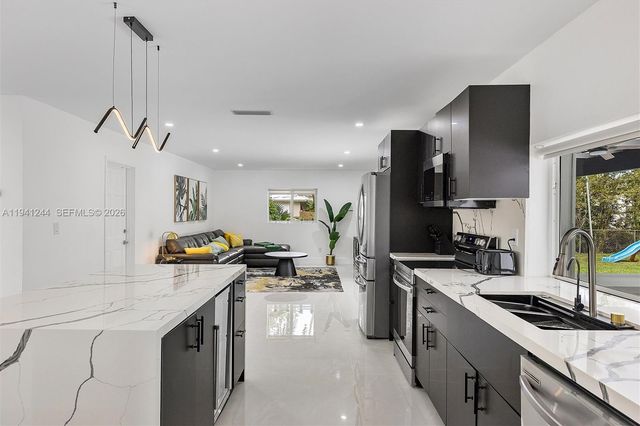 10361 SW 119th St, Miami, FL 33176