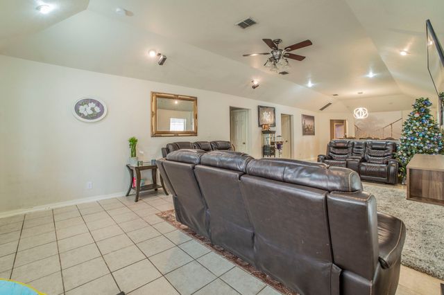 3934 Harlingen Street, Dallas, TX 75212