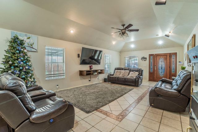 3934 Harlingen Street, Dallas, TX 75212