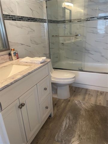 5724 LA PUERTA DEL SOL BOULEVARD 248, St Petersburg, FL 33715