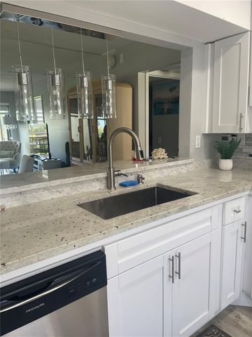 5724 LA PUERTA DEL SOL BOULEVARD 248, St Petersburg, FL 33715