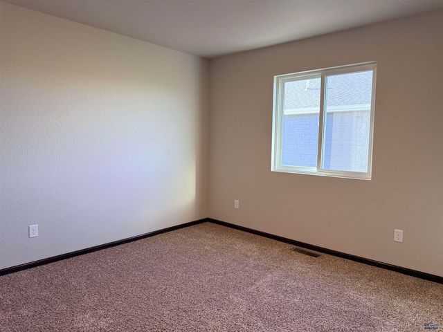 4258 LODI LN, Rapid City, SD 57703