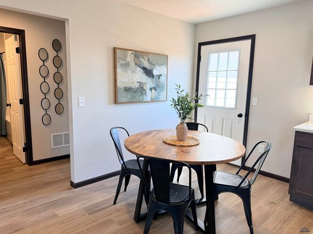 4258 LODI LN, Rapid City, SD 57703