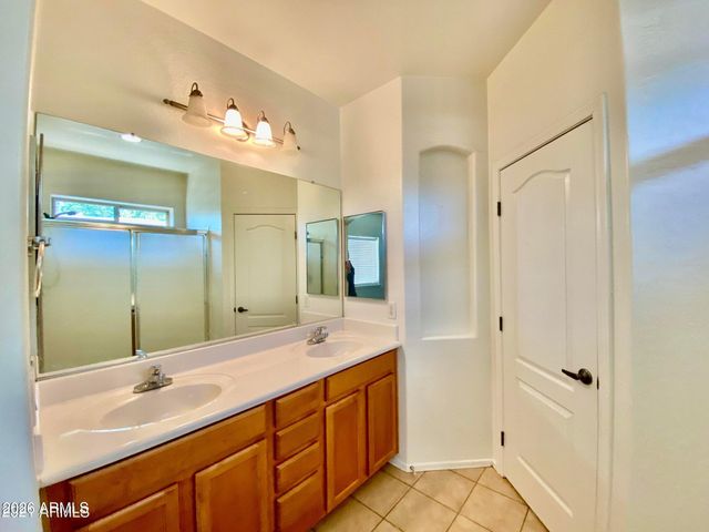 12083 N 66th Avenue, Glendale, AZ 85304