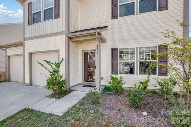 4225 Stockbrook Drive, Charlotte, NC 28215