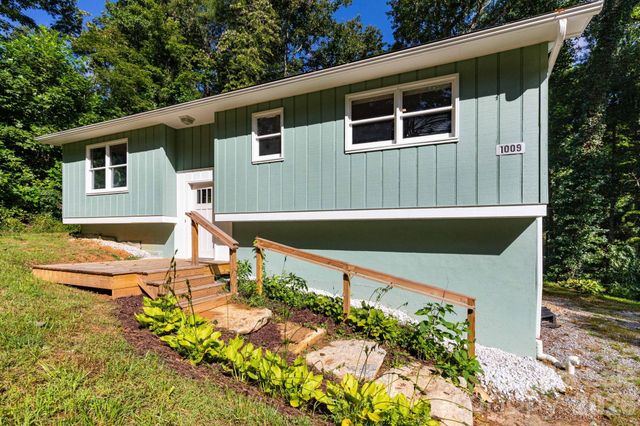 1009 Sharon Ridge Road, Fairview, NC 28730
