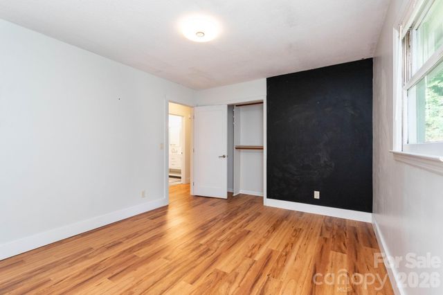 1009 Sharon Ridge Road, Fairview, NC 28730