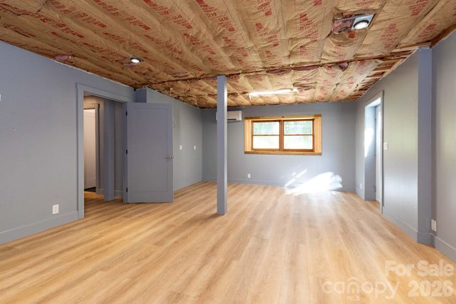 1009 Sharon Ridge Road, Fairview, NC 28730