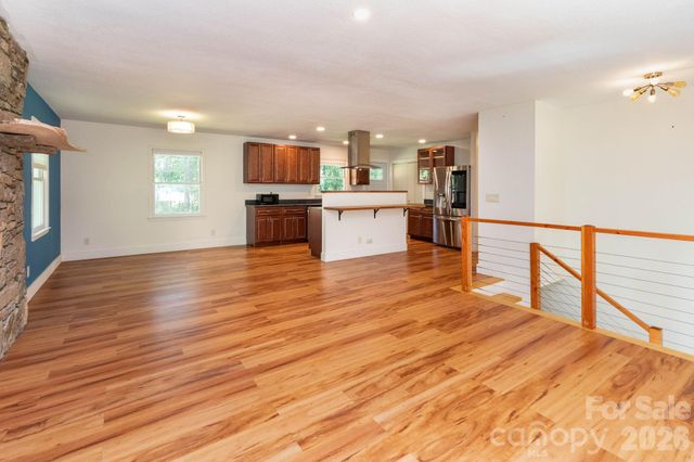 1009 Sharon Ridge Road, Fairview, NC 28730