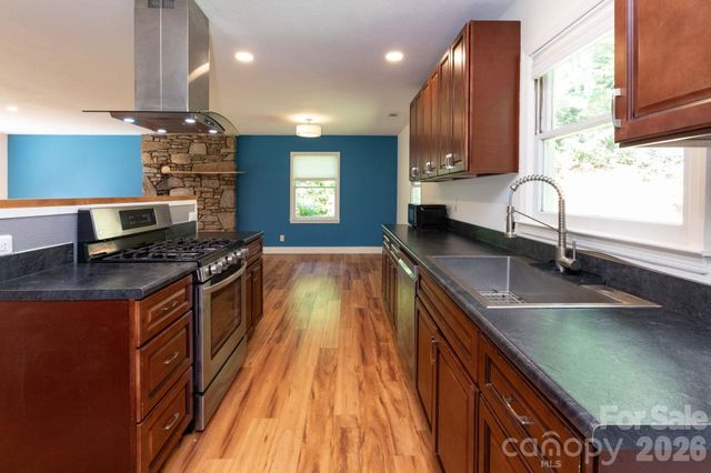 1009 Sharon Ridge Road, Fairview, NC 28730
