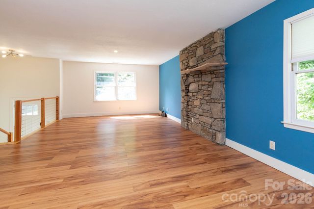 1009 Sharon Ridge Road, Fairview, NC 28730