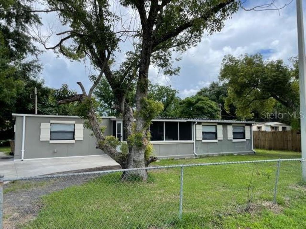 Image 1 of property listing at 305 E MIAMI TERRACE, Kissimmee, FL 34741