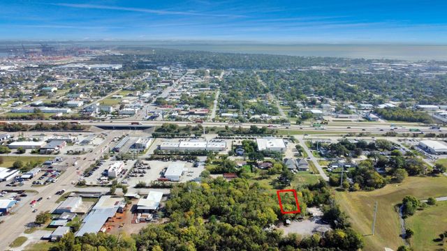 0 12th Street, La Porte, TX 77571