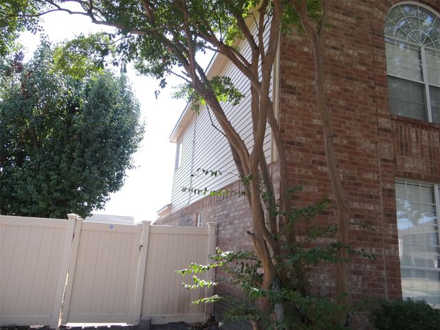 1329 Woodthorpe Drive, Mesquite, TX 75181