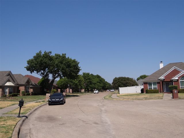 1329 Woodthorpe Drive, Mesquite, TX 75181