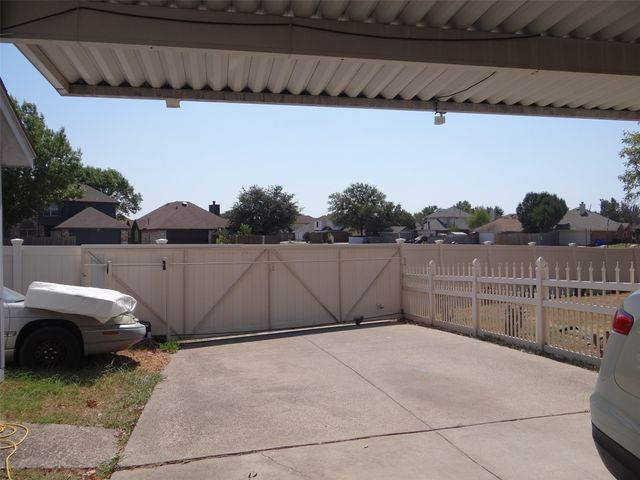 1329 Woodthorpe Drive, Mesquite, TX 75181