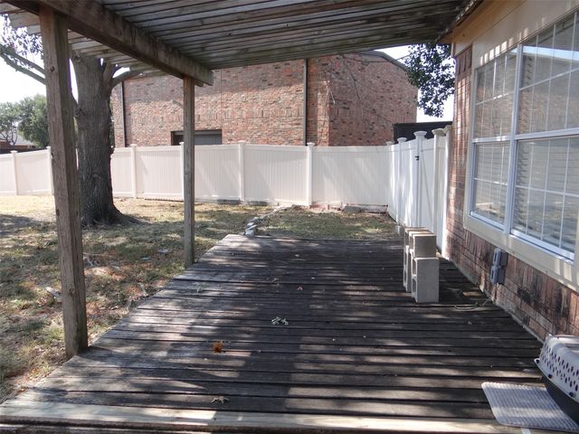 1329 Woodthorpe Drive, Mesquite, TX 75181
