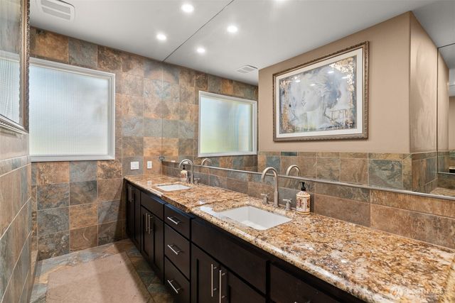 3512 197th Avenue Ct E, Lake Tapps, WA 98391