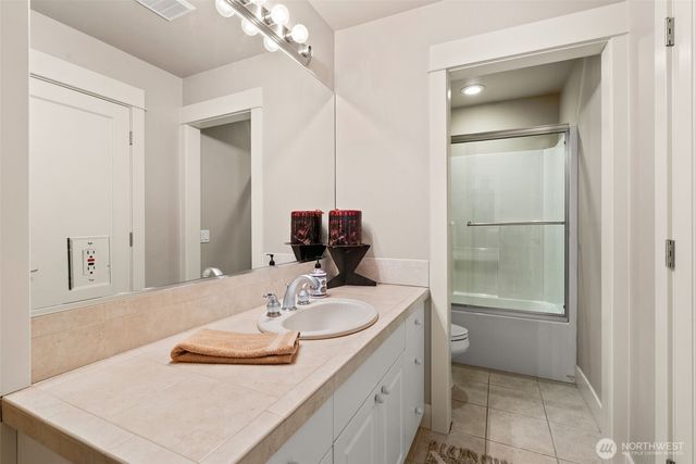 3512 197th Avenue Ct E, Lake Tapps, WA 98391