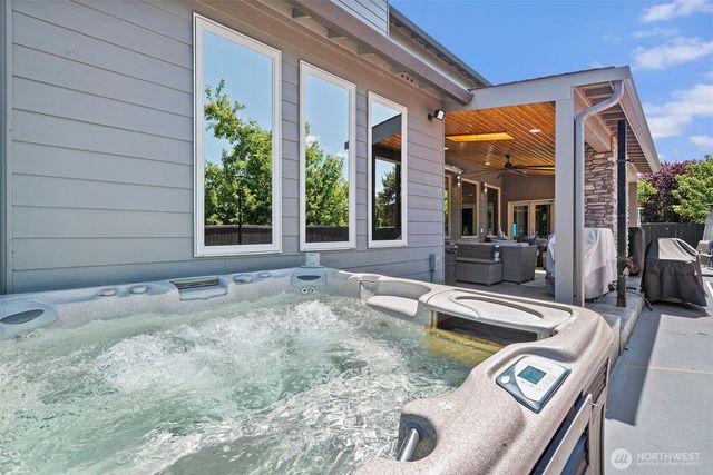 3512 197th Avenue Ct E, Lake Tapps, WA 98391