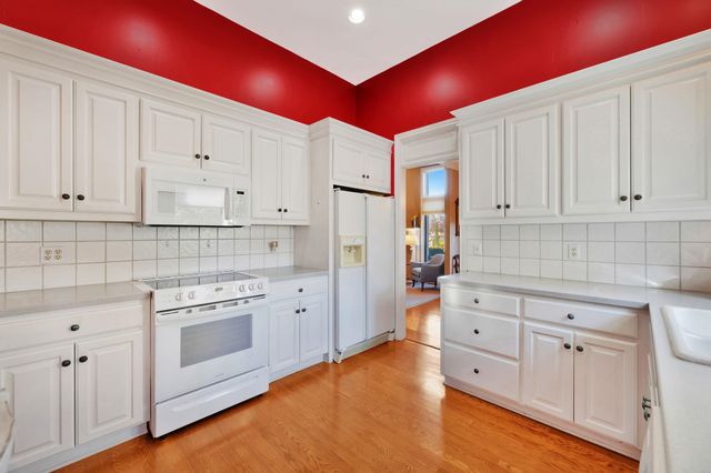 12610 E Bradford Cir, Wichita, KS 67206