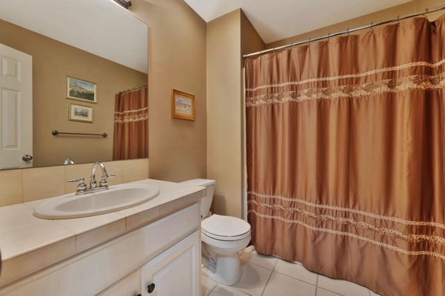 12610 E Bradford Cir, Wichita, KS 67206