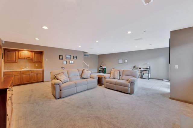 12610 E Bradford Cir, Wichita, KS 67206